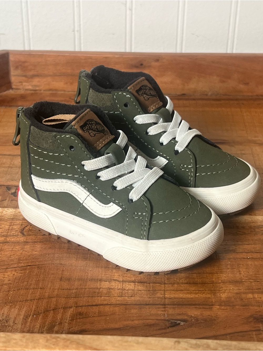 VANS Toddler Olive Green Hi-tops Zip Up Heel Sz 4